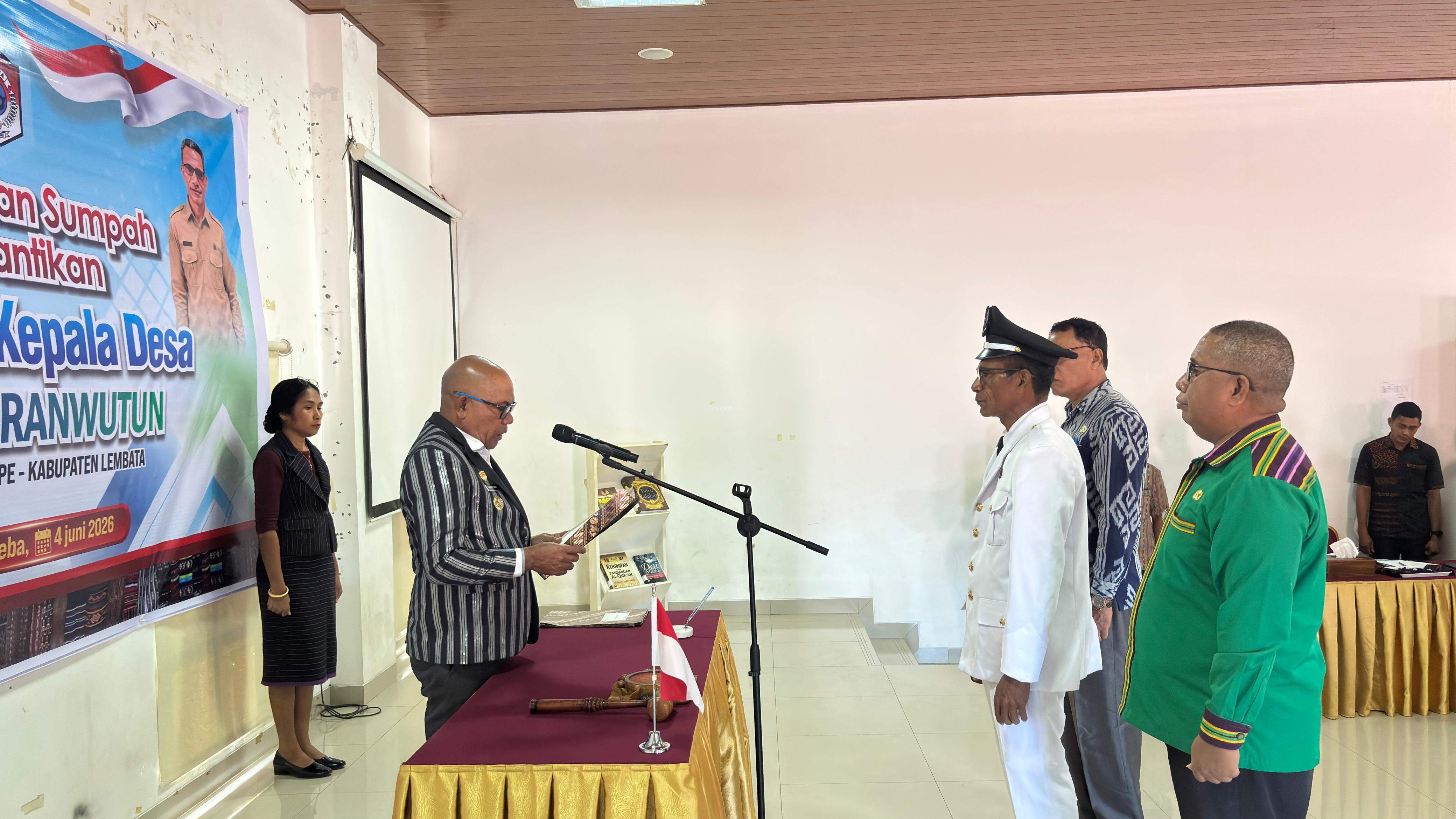 Desa Laranwutun Resmi Dipimpin Penjabat Baru, Bupati Harap Pelayanan Warga Meningkat